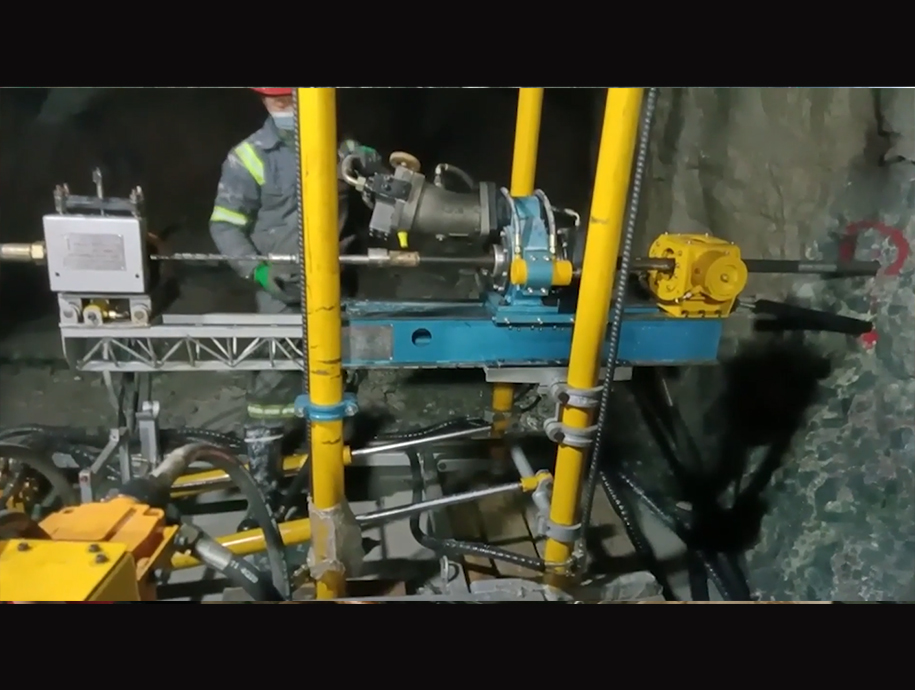 钢索取芯 探矿钻机 在西藏拉萨 现场钻探施工